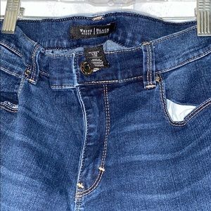 White House Black Market skinny leg jeans